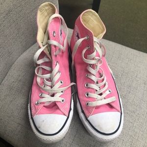 Pink Converse High Tops👟👟